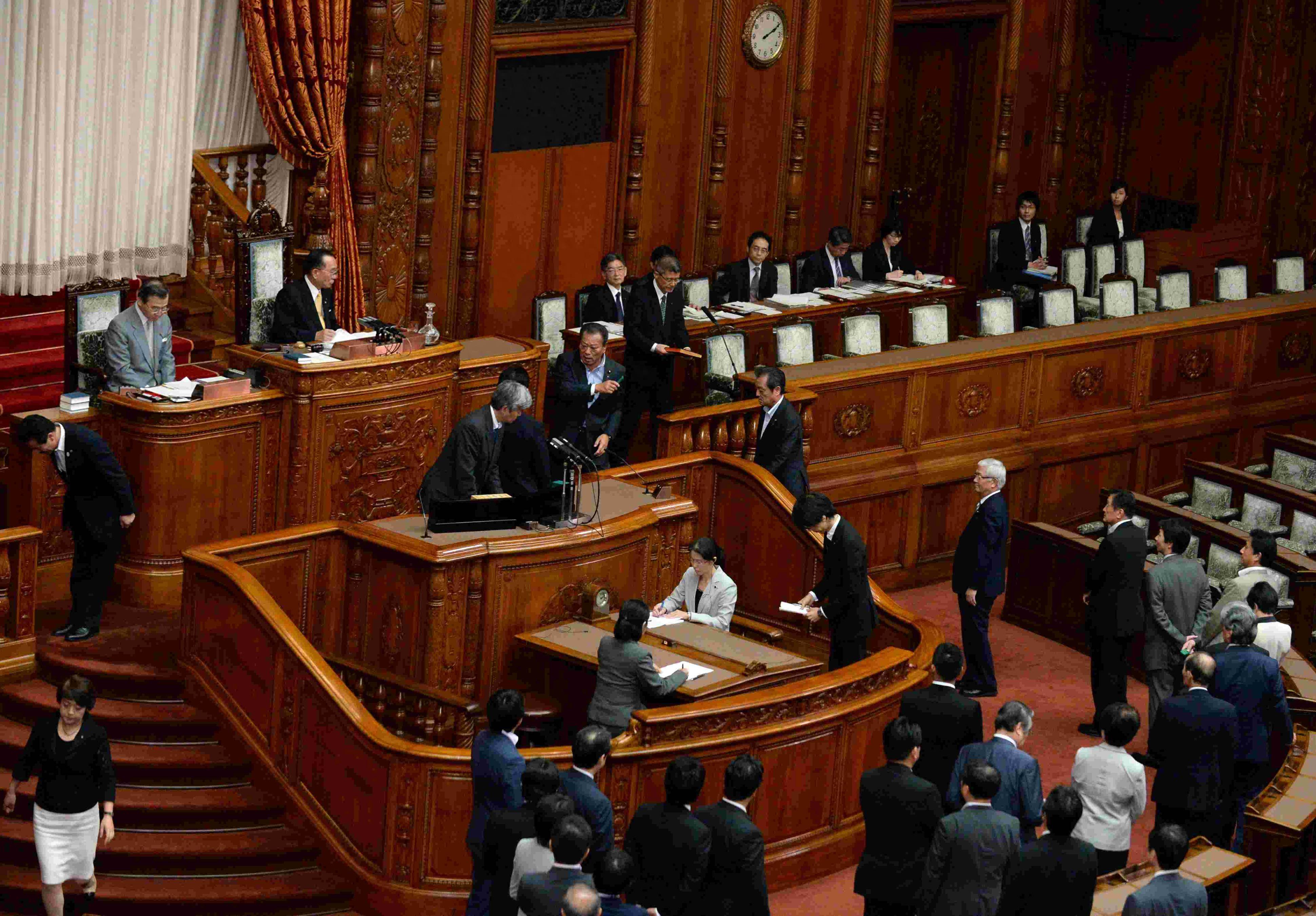 皇冠信用網出租足球_只剩5天皇冠信用網出租足球，亲华政党离开执政联盟，高市早苗当不上日本首相了？