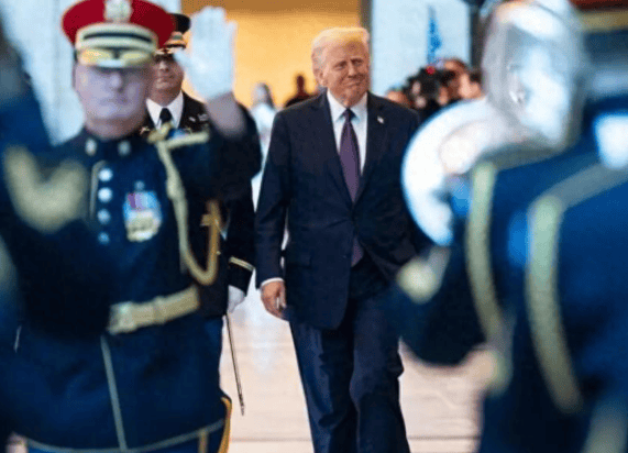 塞内加尔足球_中俄反对无效!美军福特号航母亲自压阵塞内加尔足球,距离“开战”只差特朗普一声令下?局势一触即发