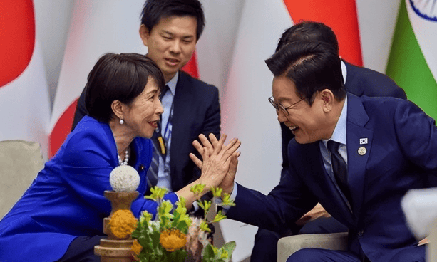 皇冠开户_日本政坛突发“大地震”皇冠开户，首相月底或换人？高市早苗找上李在明，中国被点名