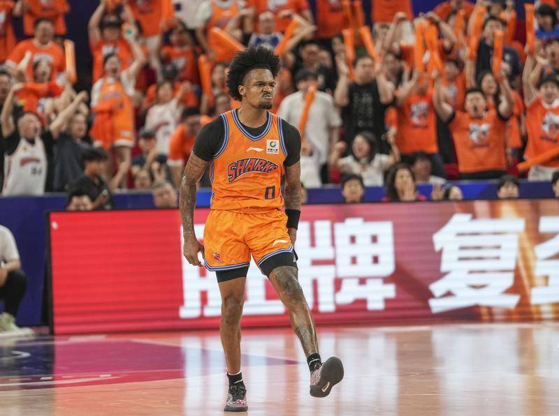世界杯代理
_王哲林29+15上海4-1广厦 时隔24年再夺CBA总冠军
